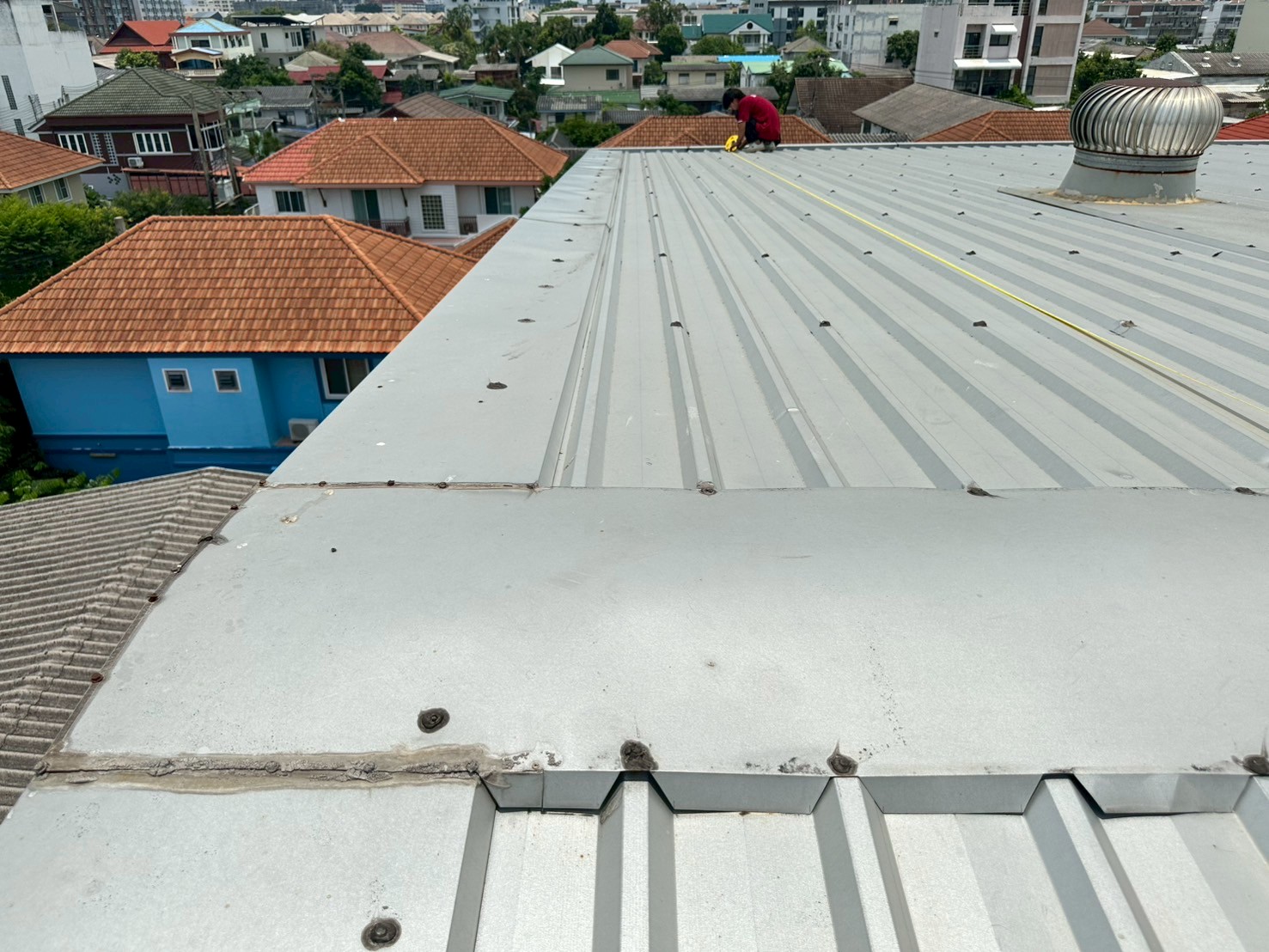 ปัญหาที่พบบ่อยกับหลังคาเมทัลชีท และวิธีป้องกัน