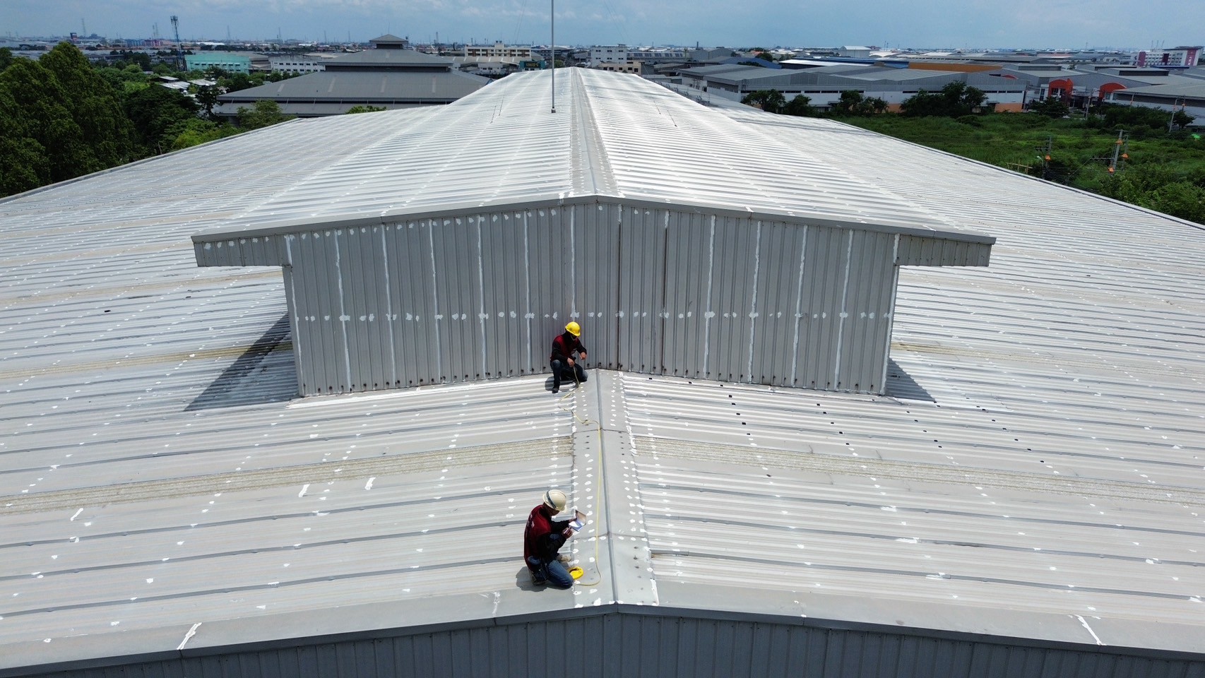 ซ่อมหลังคาโรงงาน